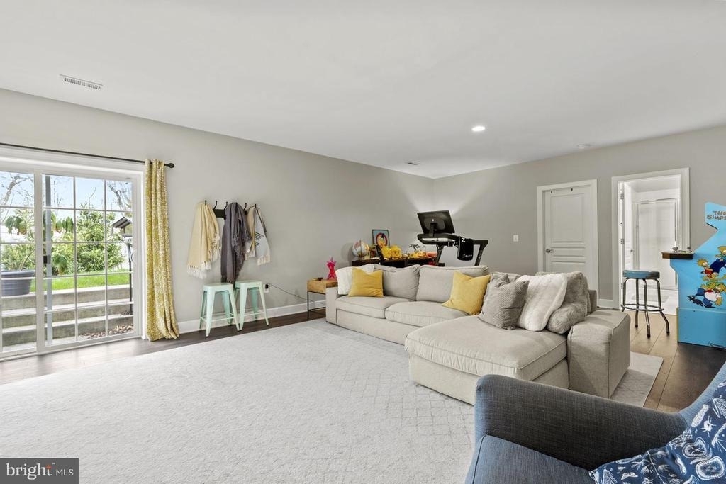 9228 Clementine Court - Photo 45