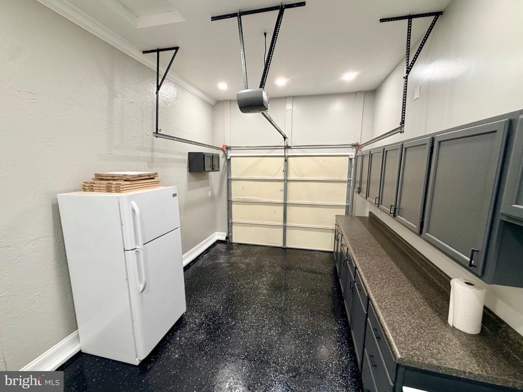 504 Hitt Court - Photo 32