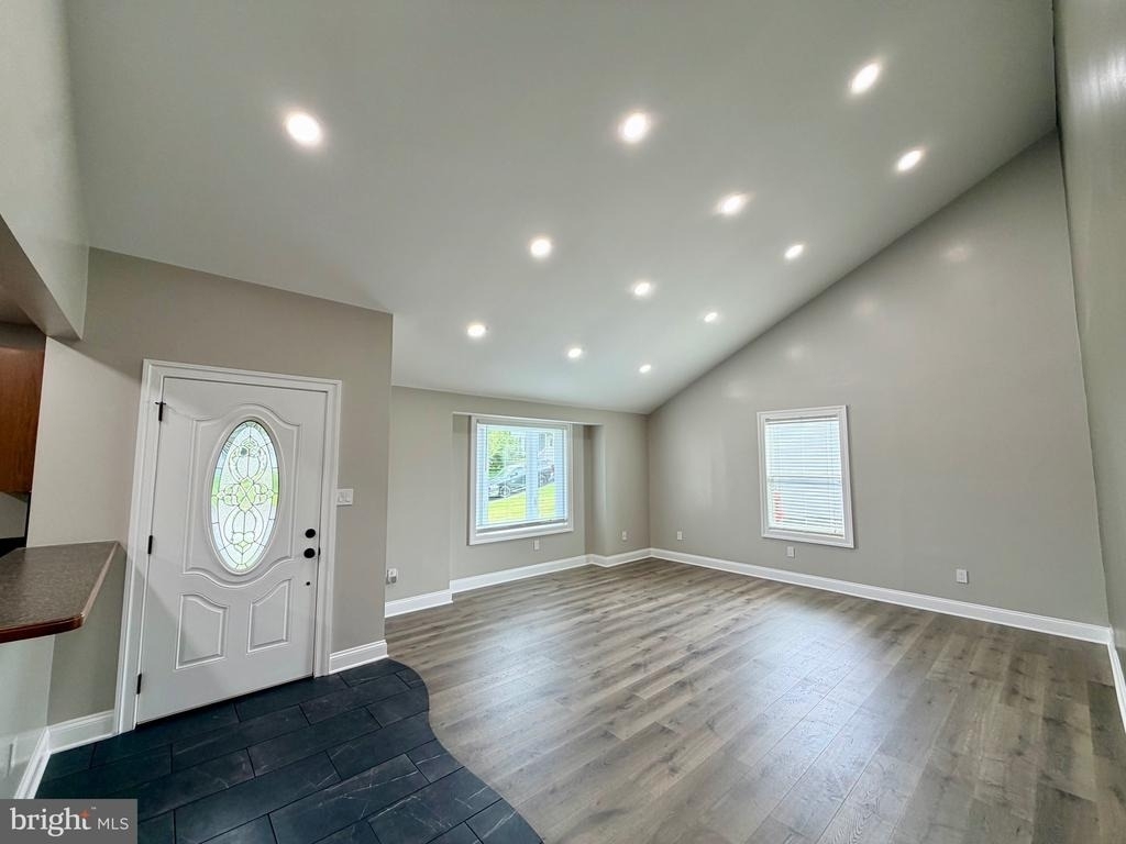 504 Hitt Court - Photo 5