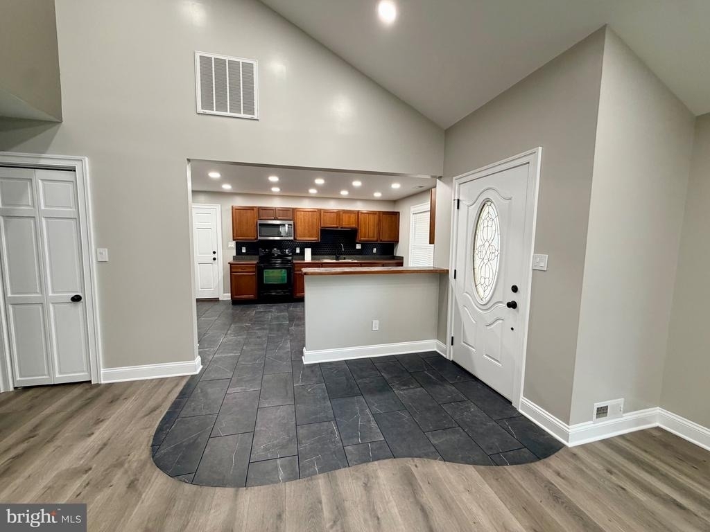 504 Hitt Court - Photo 8