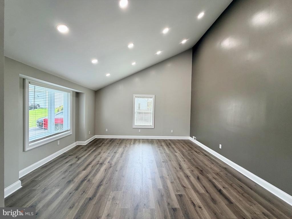 504 Hitt Court - Photo 7