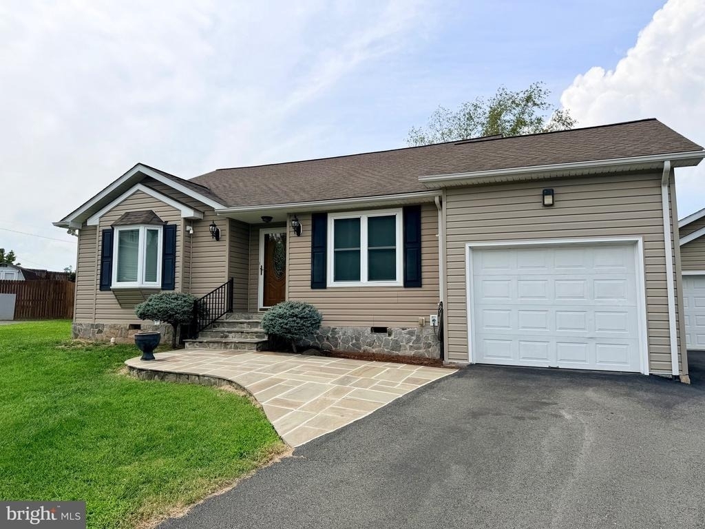 504 Hitt Court - Photo 3