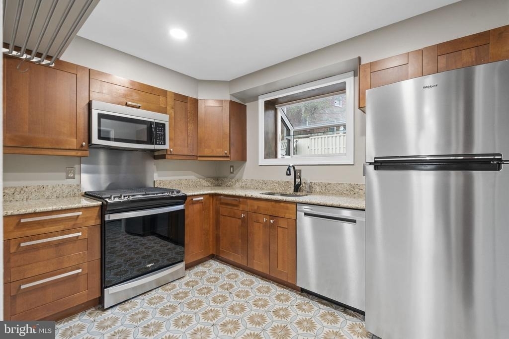 3742 Jason Avenue - Photo 6