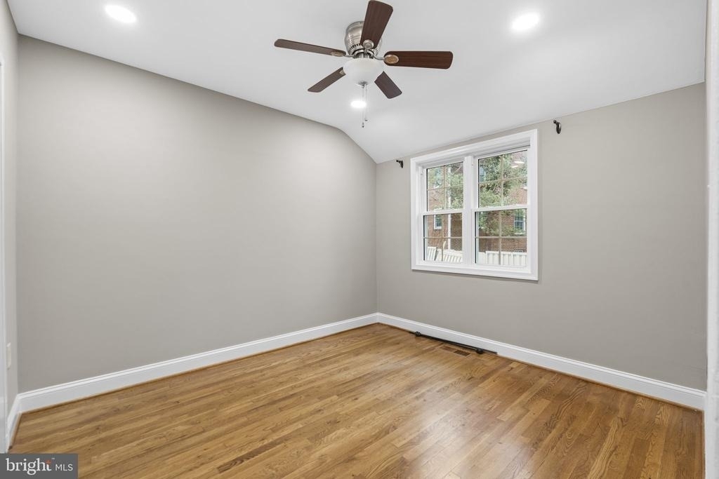 3742 Jason Avenue - Photo 10