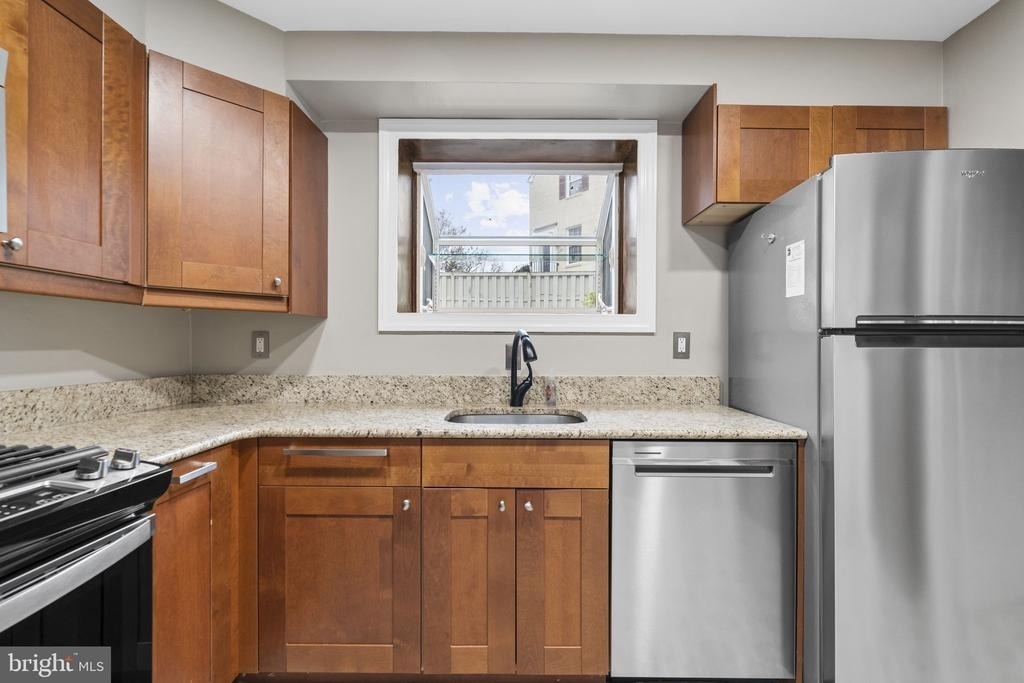 3742 Jason Avenue - Photo 7