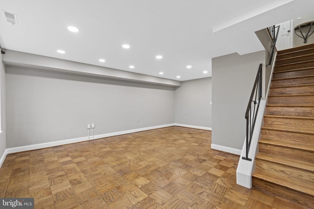 3742 Jason Avenue - Photo 14