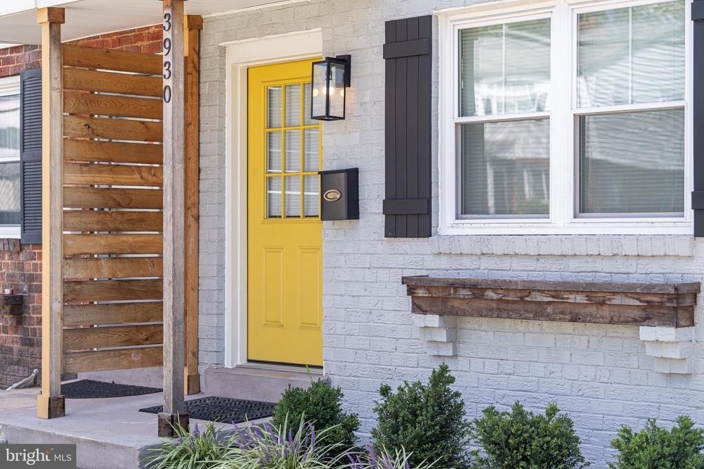 3930 Vermont Avenue - Photo 2