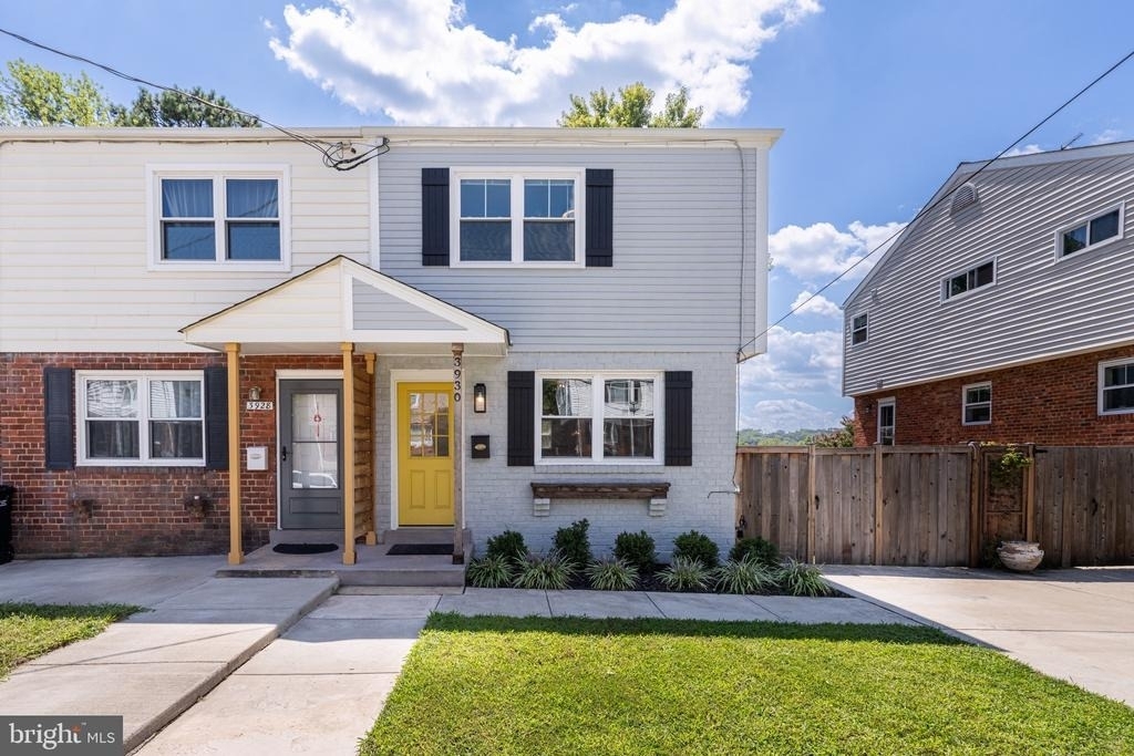 3930 Vermont Avenue - Photo 1