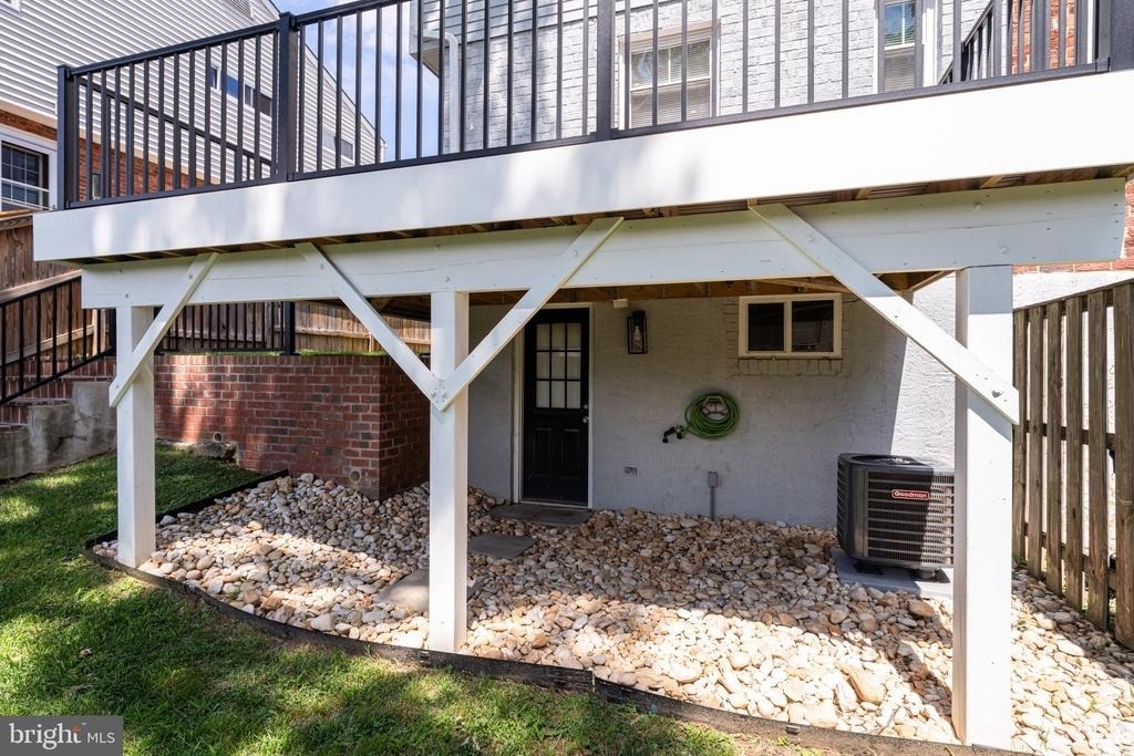 3930 Vermont Avenue - Photo 29