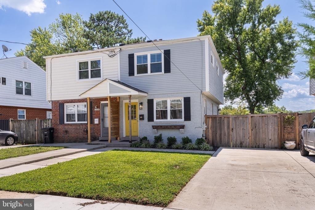 3930 Vermont Avenue - Photo 0
