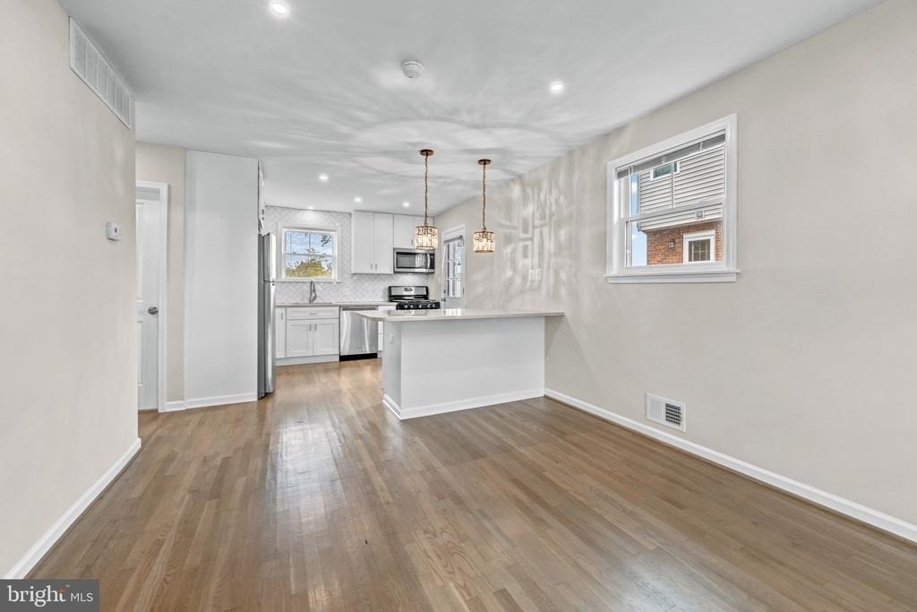 3930 Vermont Avenue - Photo 3