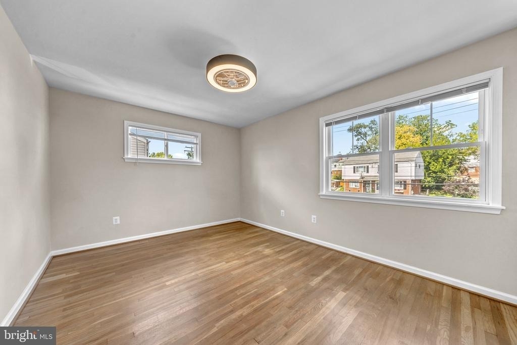 3930 Vermont Avenue - Photo 15