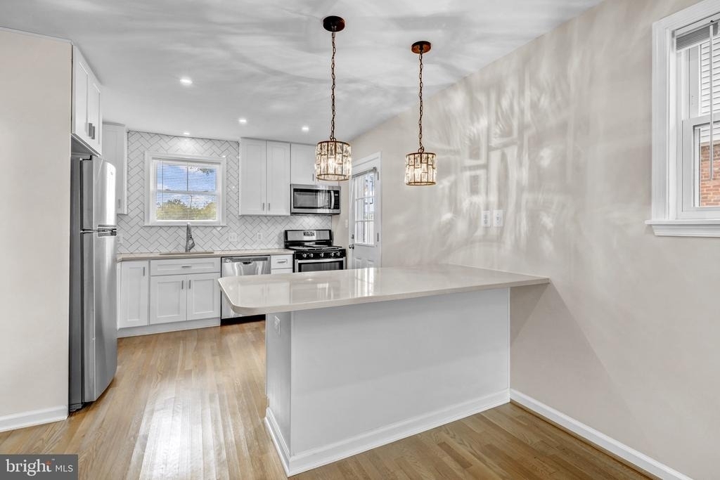 3930 Vermont Avenue - Photo 7
