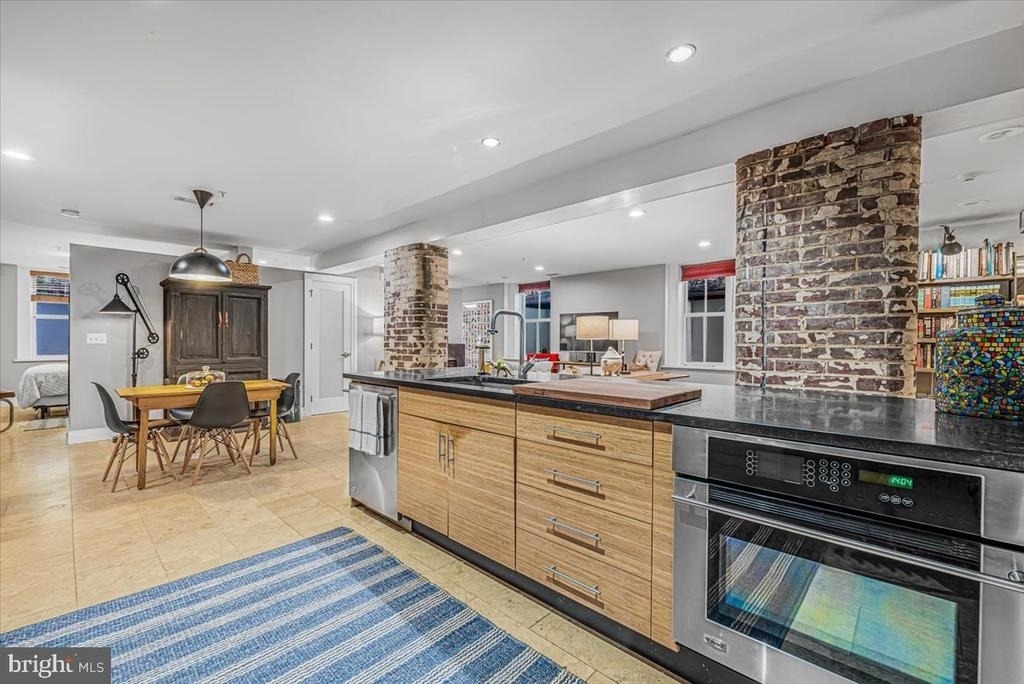 1210 Queen Street - Photo 14