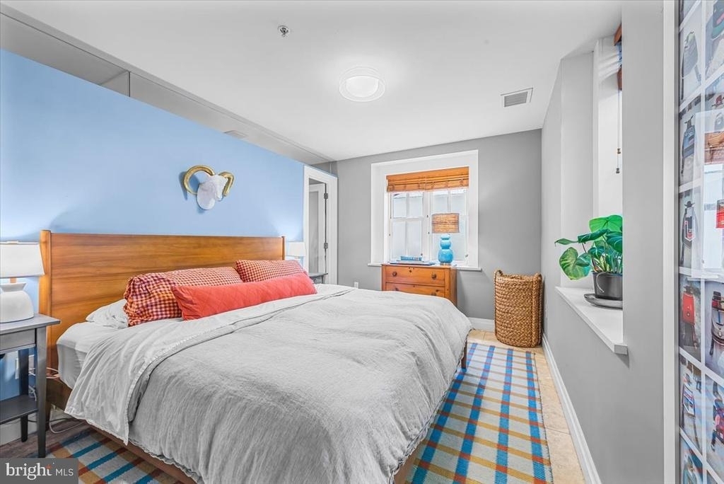 1210 Queen Street - Photo 17