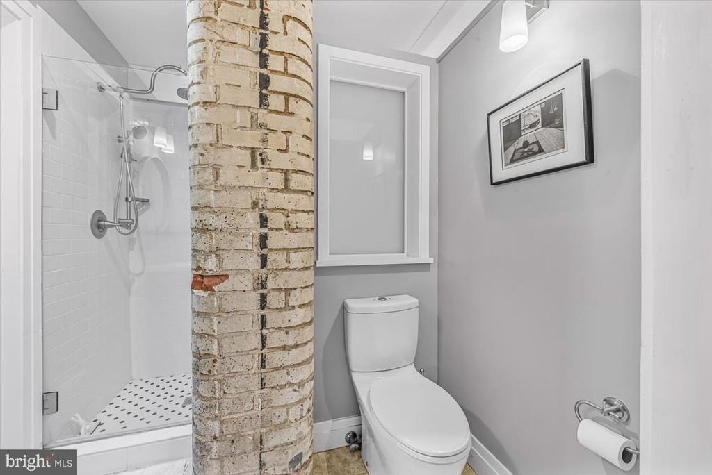 1210 Queen Street - Photo 23