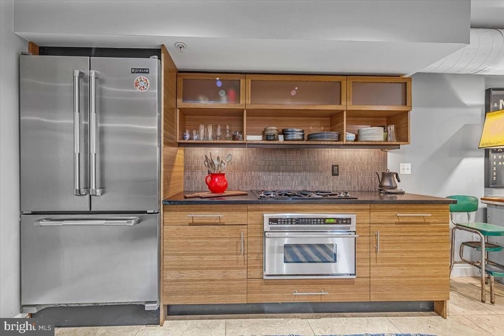 1210 Queen Street - Photo 13