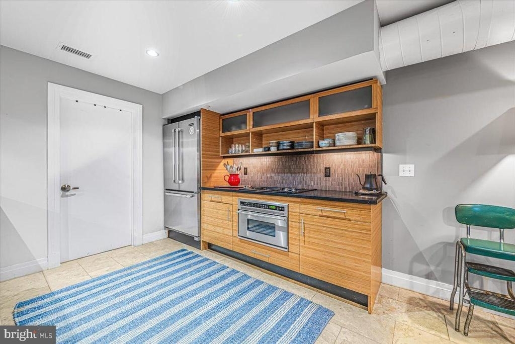 1210 Queen Street - Photo 11