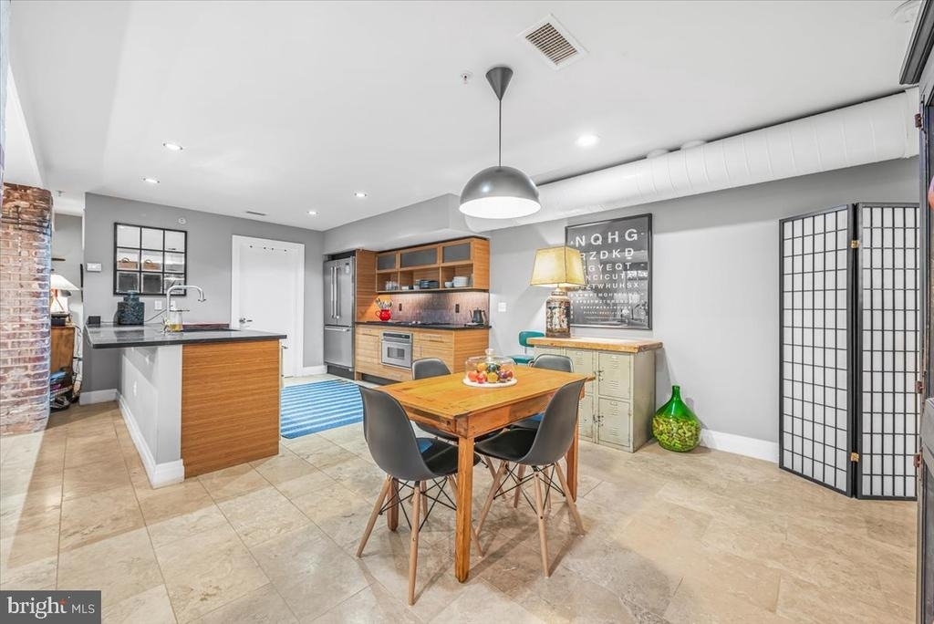 1210 Queen Street - Photo 8
