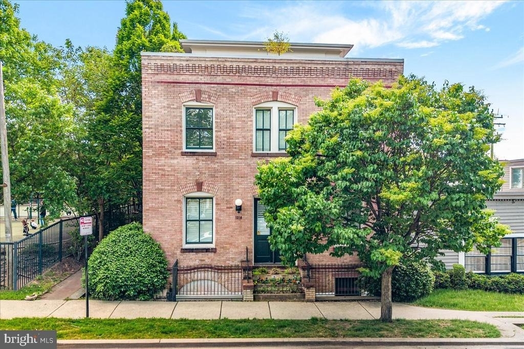 1210 Queen Street - Photo 26