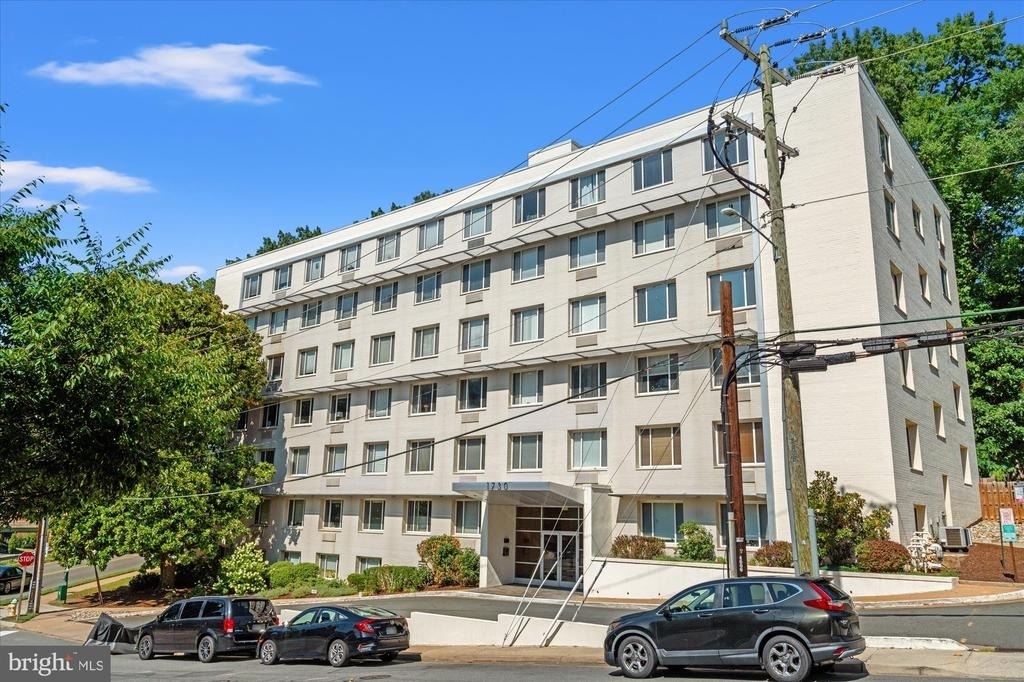 1730 Arlington Boulevard - Photo 1