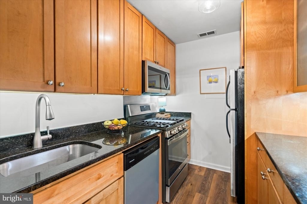 1730 Arlington Boulevard - Photo 11