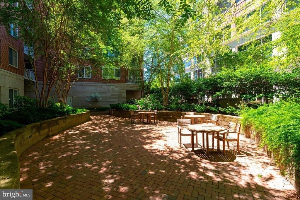 820 N Pollard Street - Photo 43