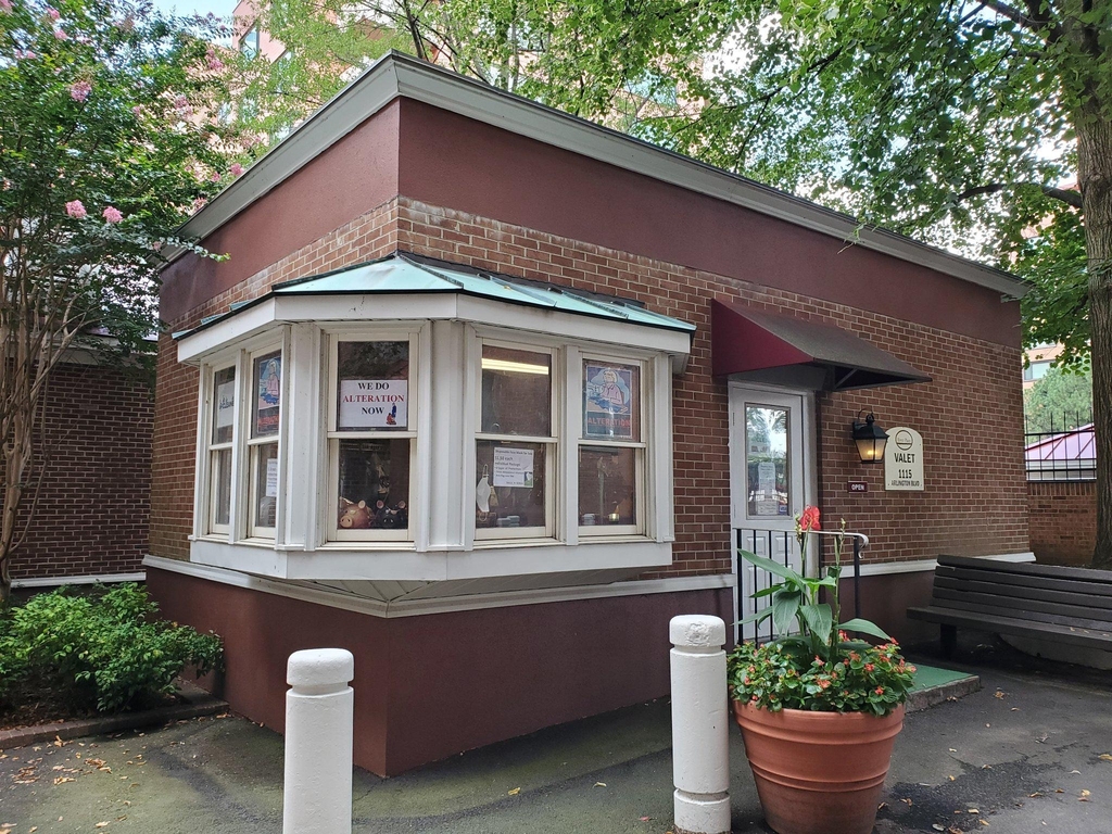 1111 N Arlington Boulevard - Photo 13