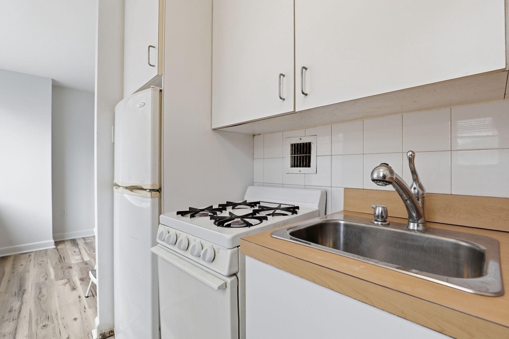 1111 N Arlington Boulevard - Photo 8