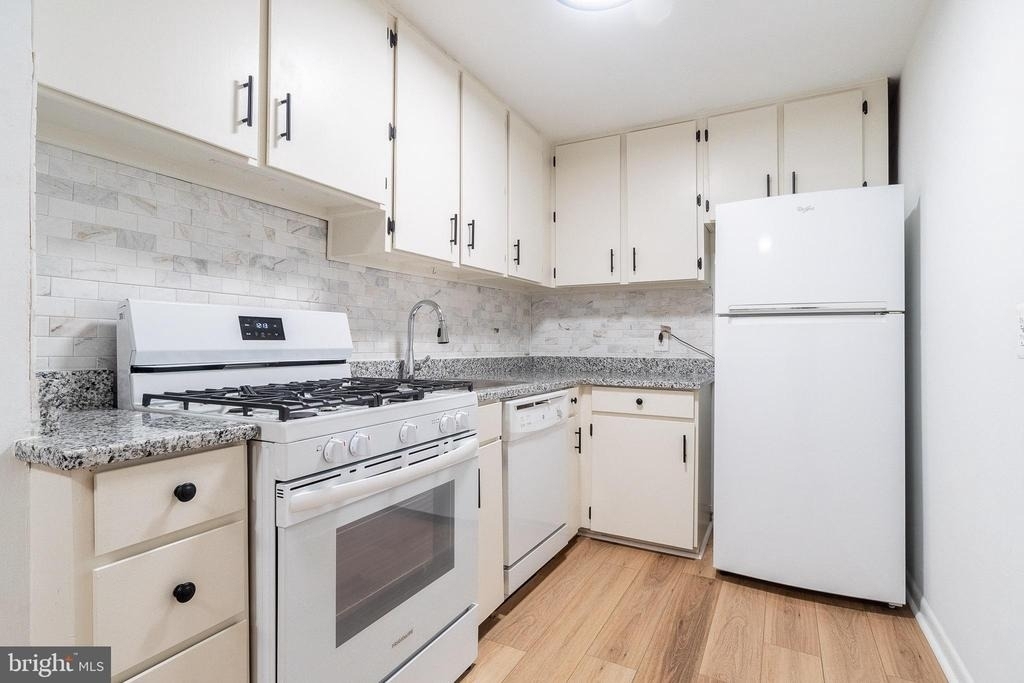 2016 N Adams Street - Photo 9