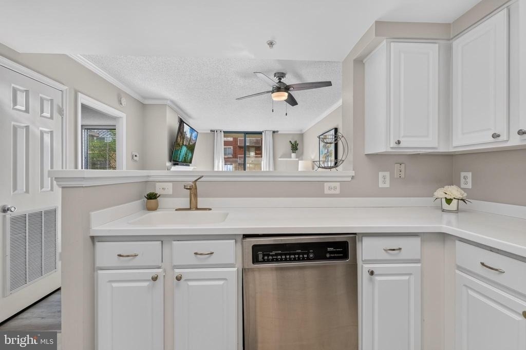 3830 9th Street N - Photo 5