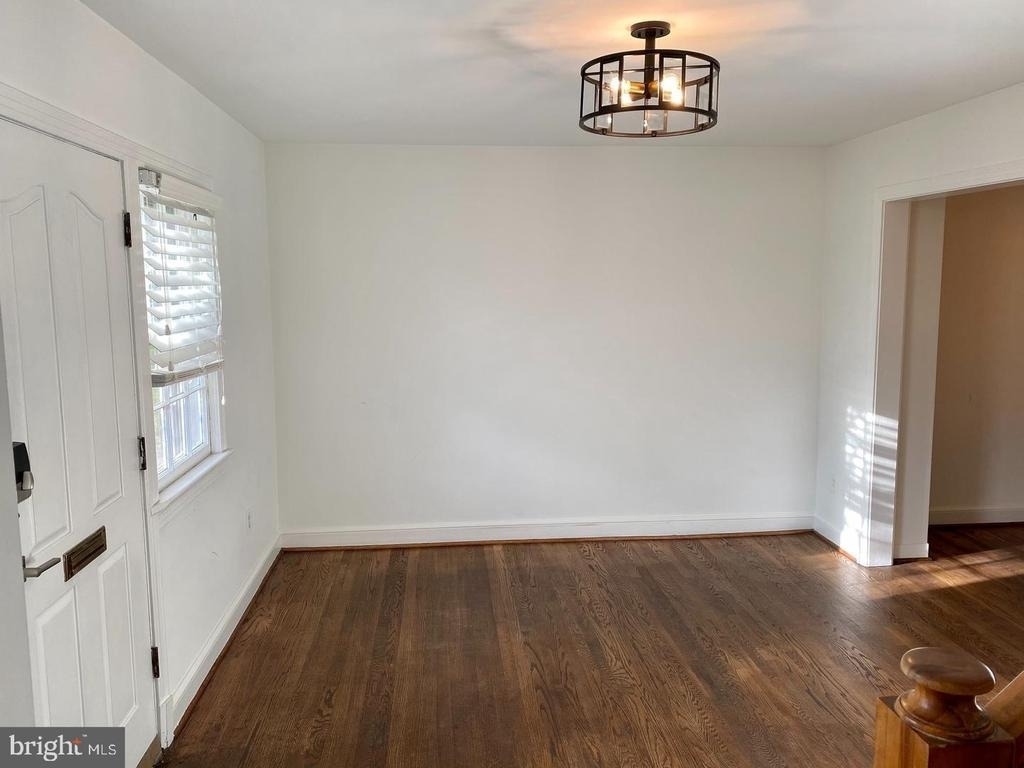 1047 N Monroe Street - Photo 2