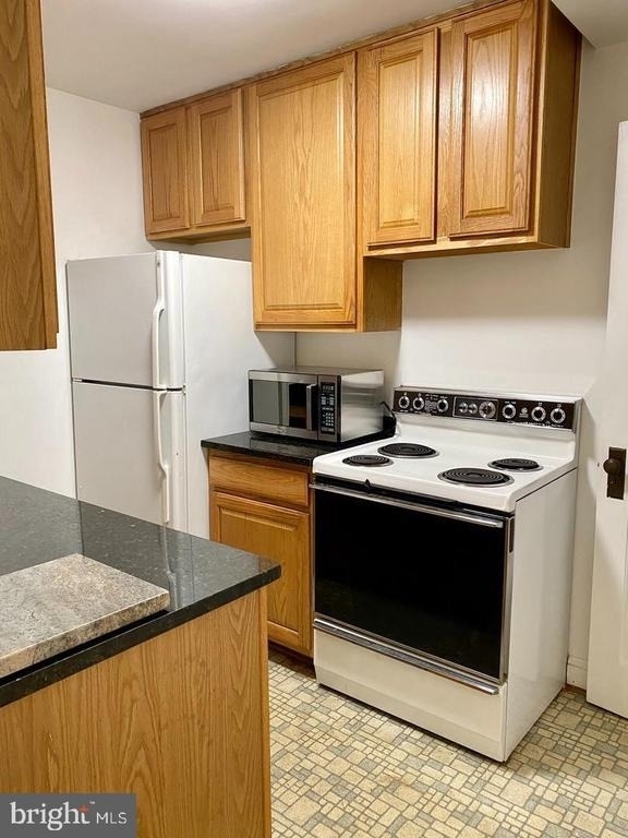 1047 N Monroe Street - Photo 5