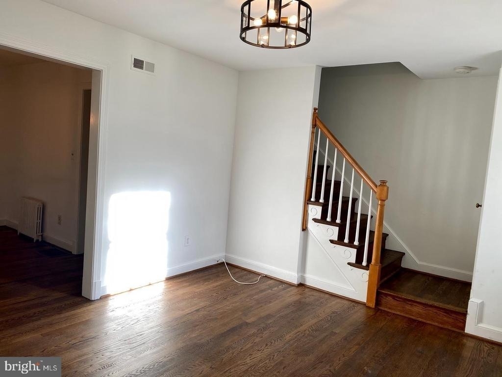 1047 N Monroe Street - Photo 1