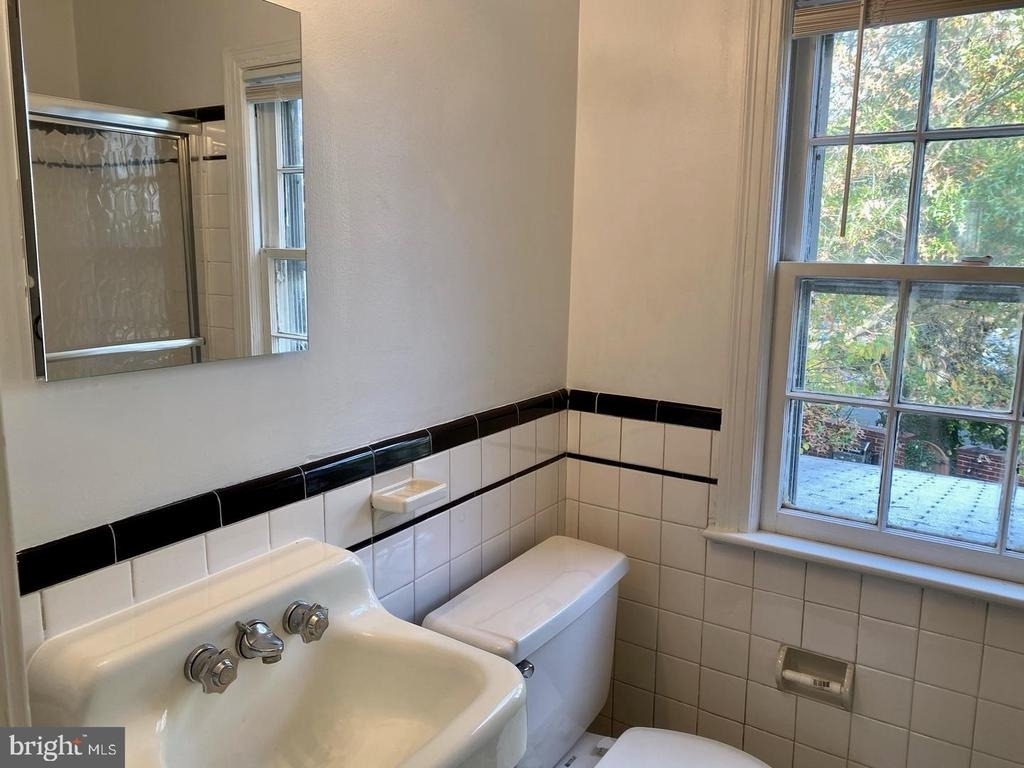 1047 N Monroe Street - Photo 14