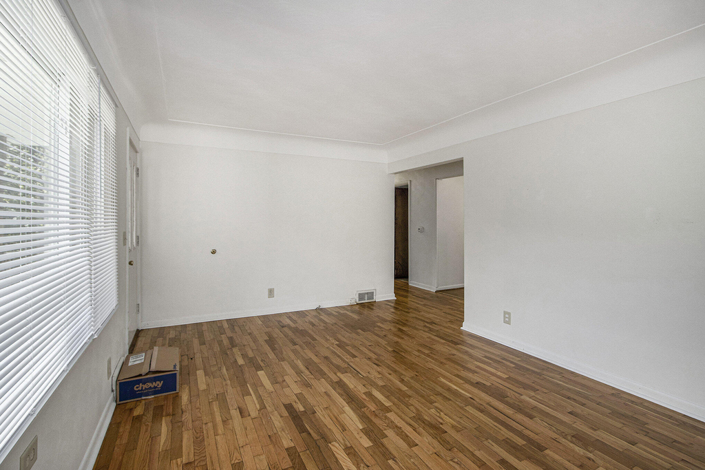 5215 E S Avenue - Photo 1
