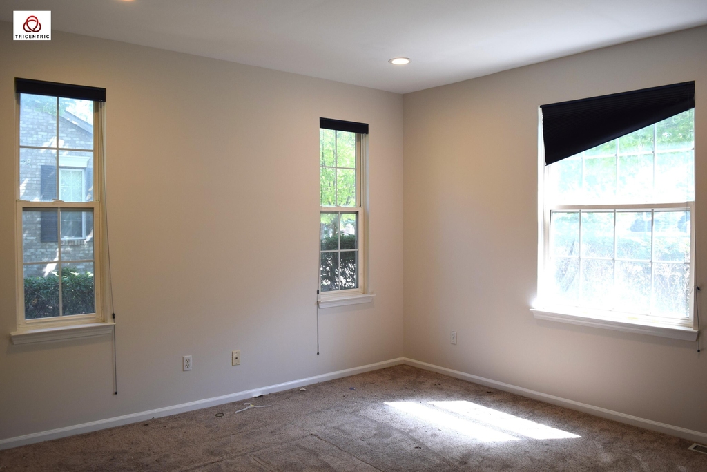 1566 Heron Circle - Photo 9