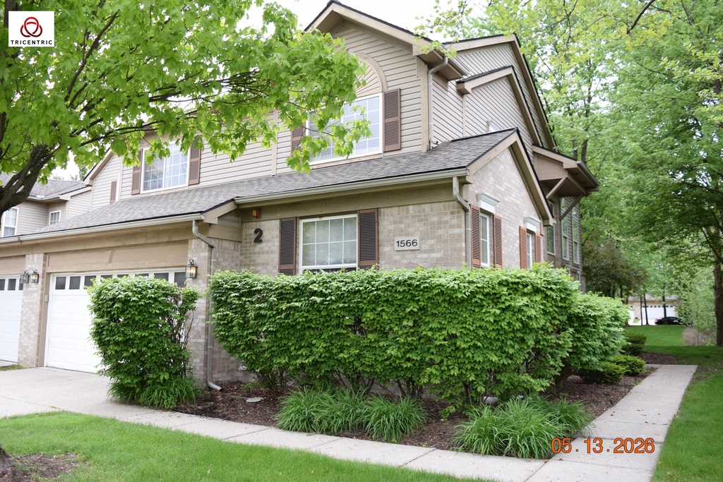 1566 Heron Circle - Photo 0