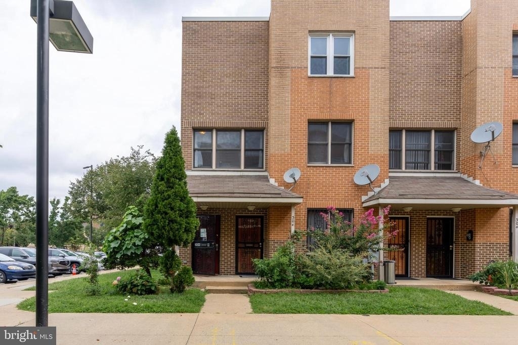 304 N 8th Street - Photo 1