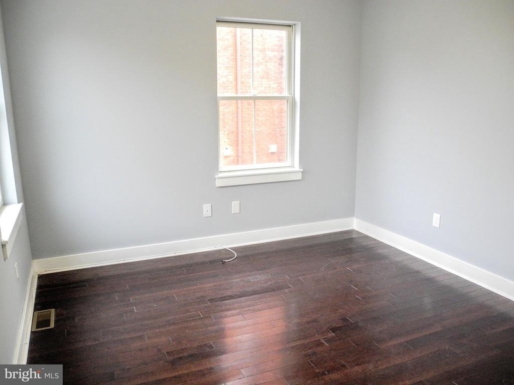 2012 W Girard Avenue - Photo 11