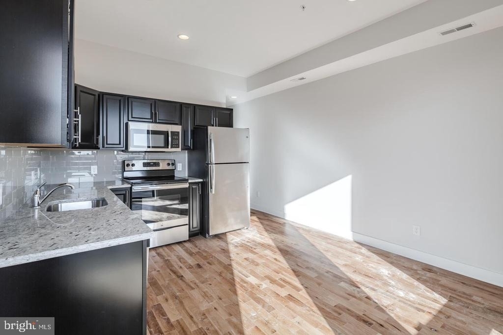 514 South Street - Photo 2