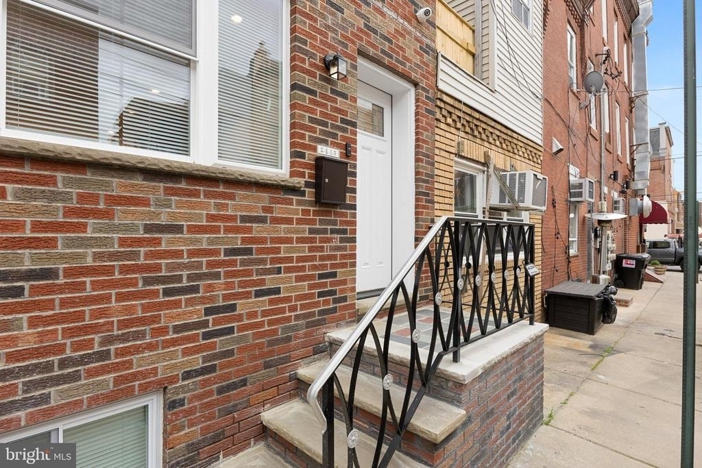 2445 S Rosewood Street - Photo 2