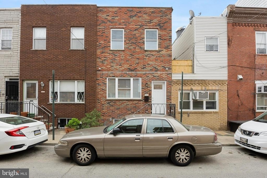 2445 S Rosewood Street - Photo 0