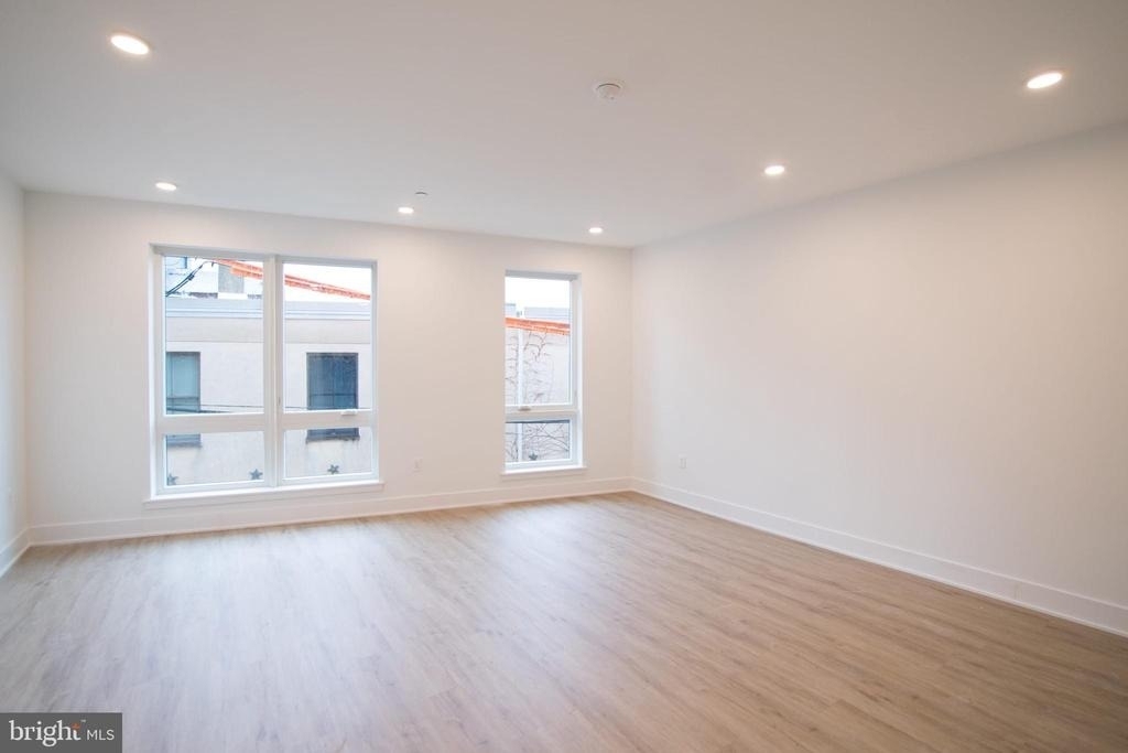 1325 N Lee Street - Photo 4