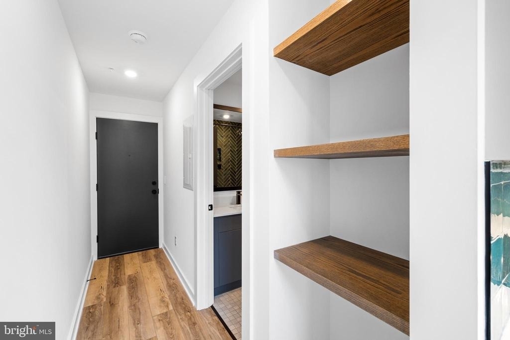 17 Girard Avenue W - Photo 5