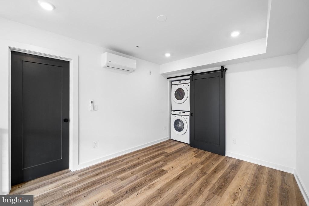 17 Girard Avenue W - Photo 11