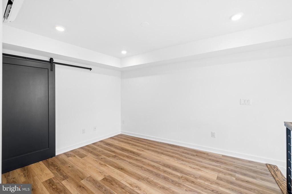 17 Girard Avenue W - Photo 10