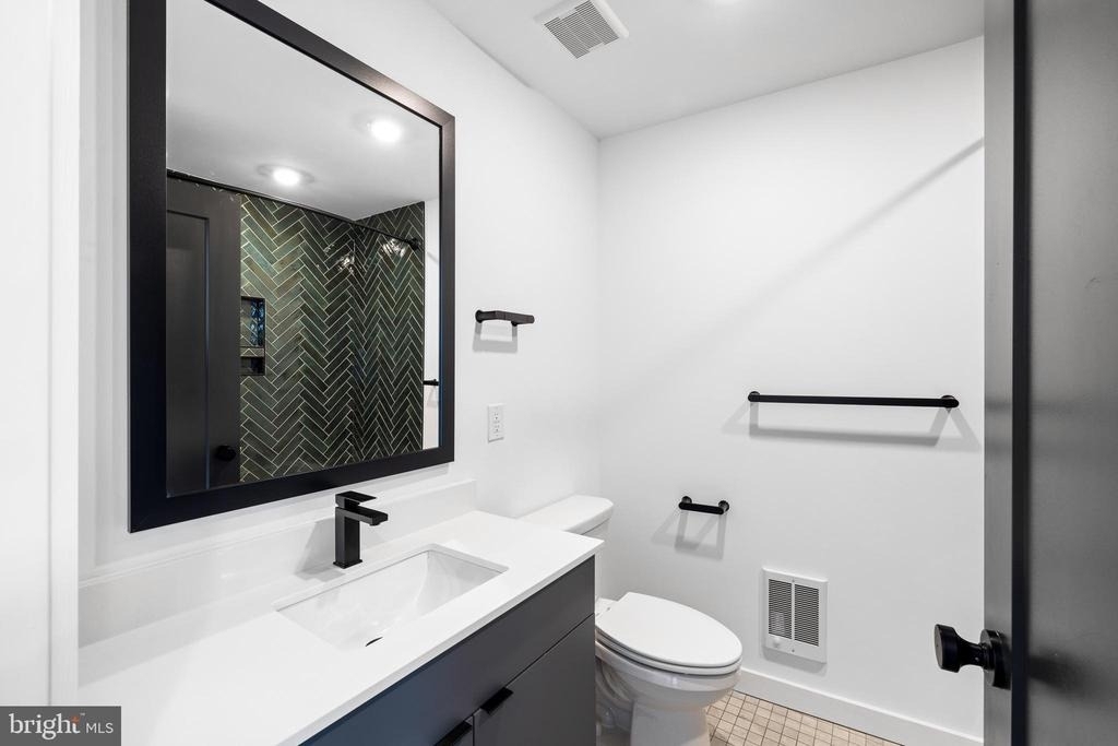 17 Girard Avenue W - Photo 7