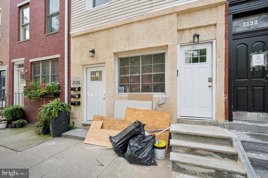 2120 Christian Street - Photo 14
