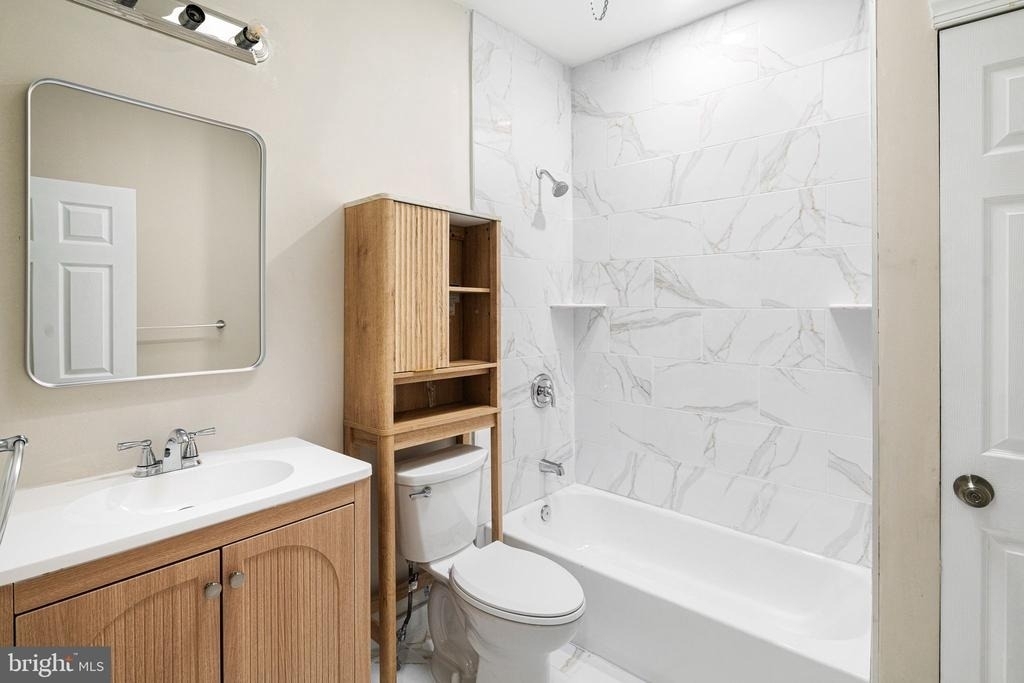 5638 Malcolm Street - Photo 11
